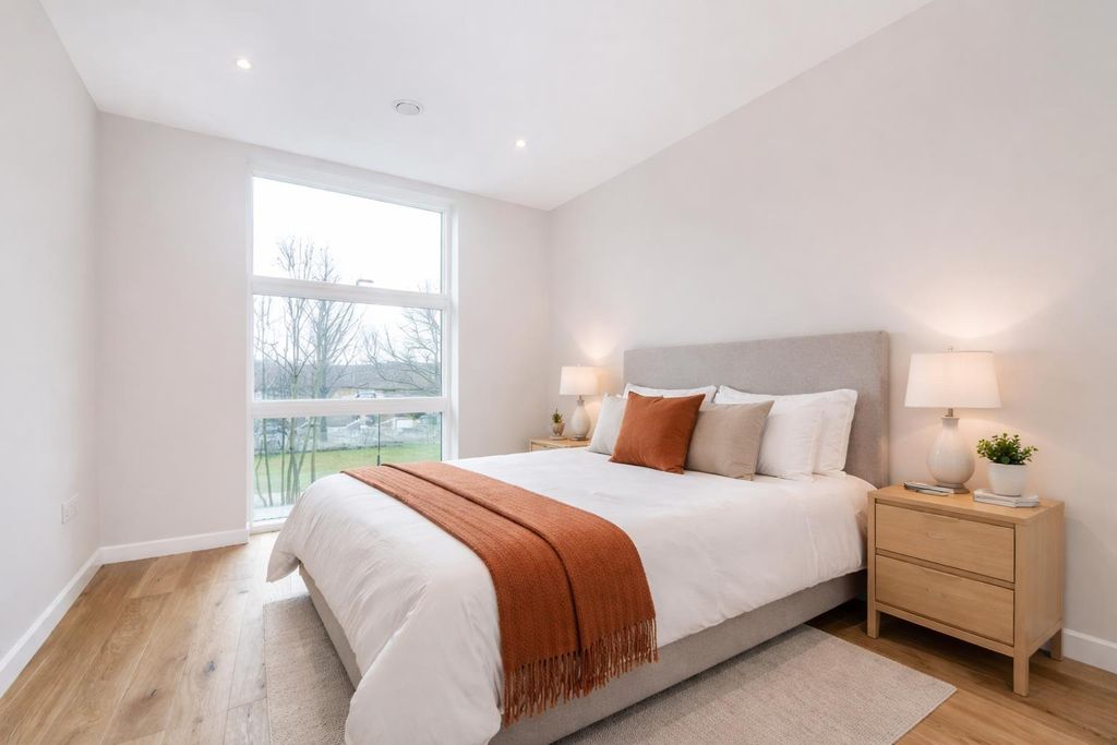 Property photo 2 of 10 Bedroom.Png