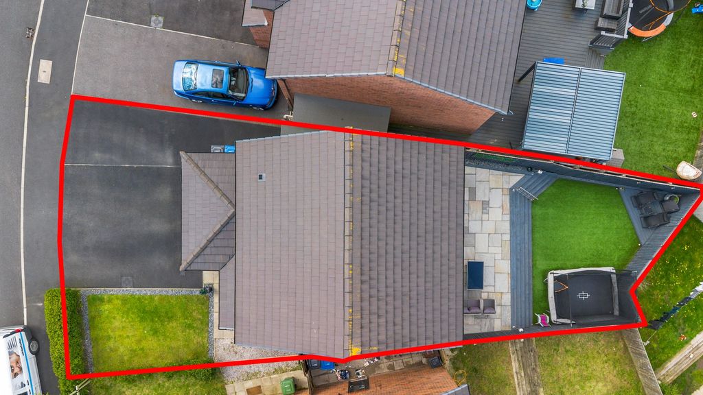 Property photo 2 of 28