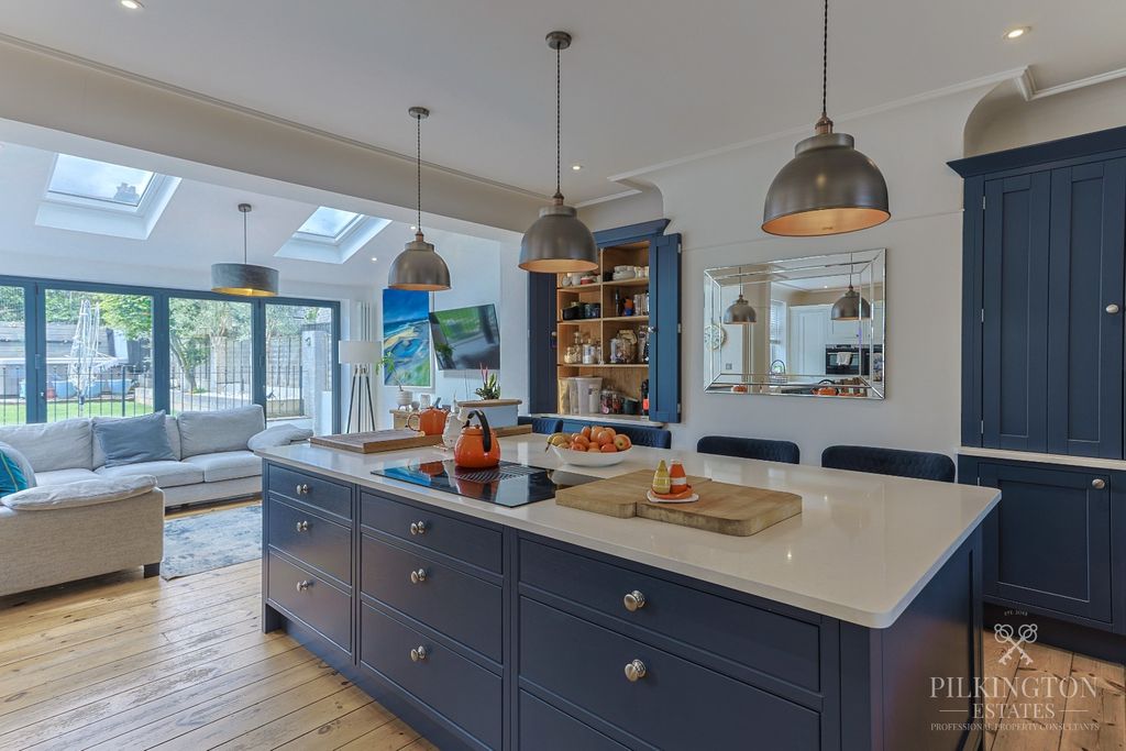Property photo 3 of 24 5143682