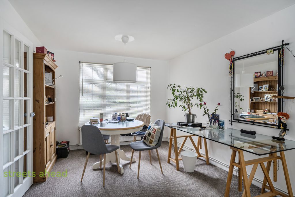 Property photo 1 of 10 B15cc1B9-F30A-470...