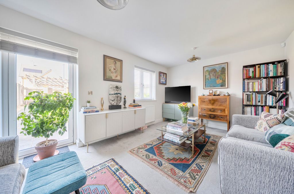 Property photo 3 of 8 1449063-28-69E7B9...