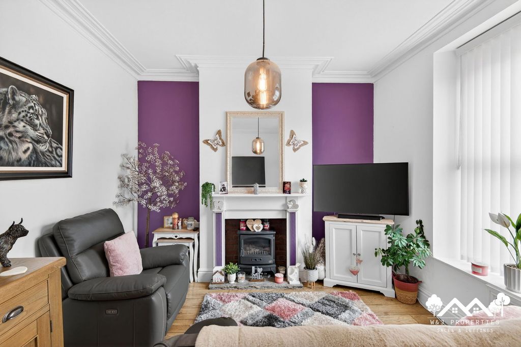 Property photo 2 of 26