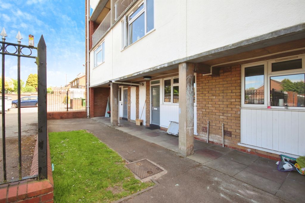 Property photo 2 of 12