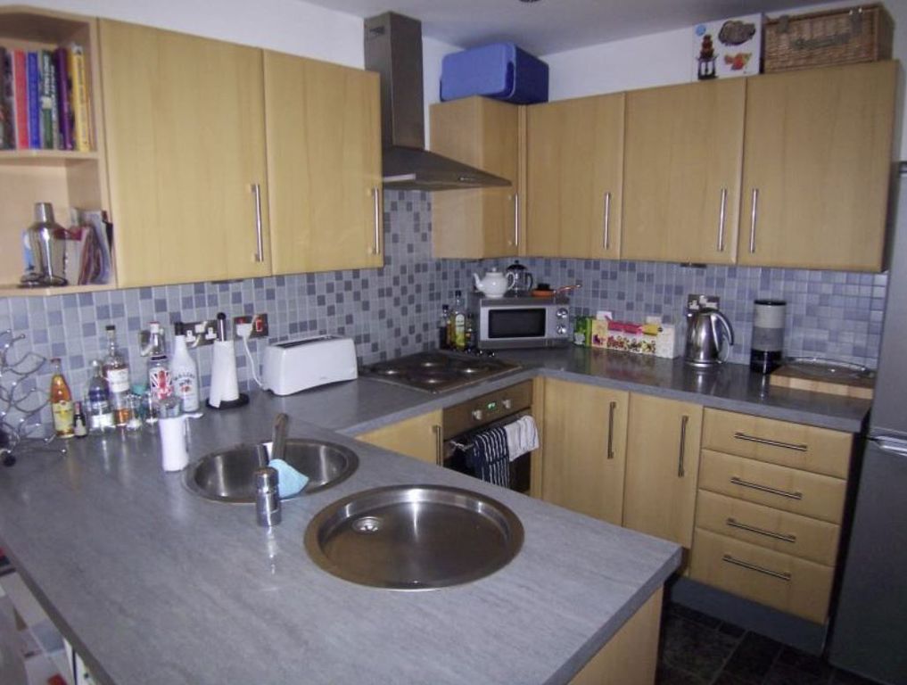 Property photo 3 of 6 Kitchen