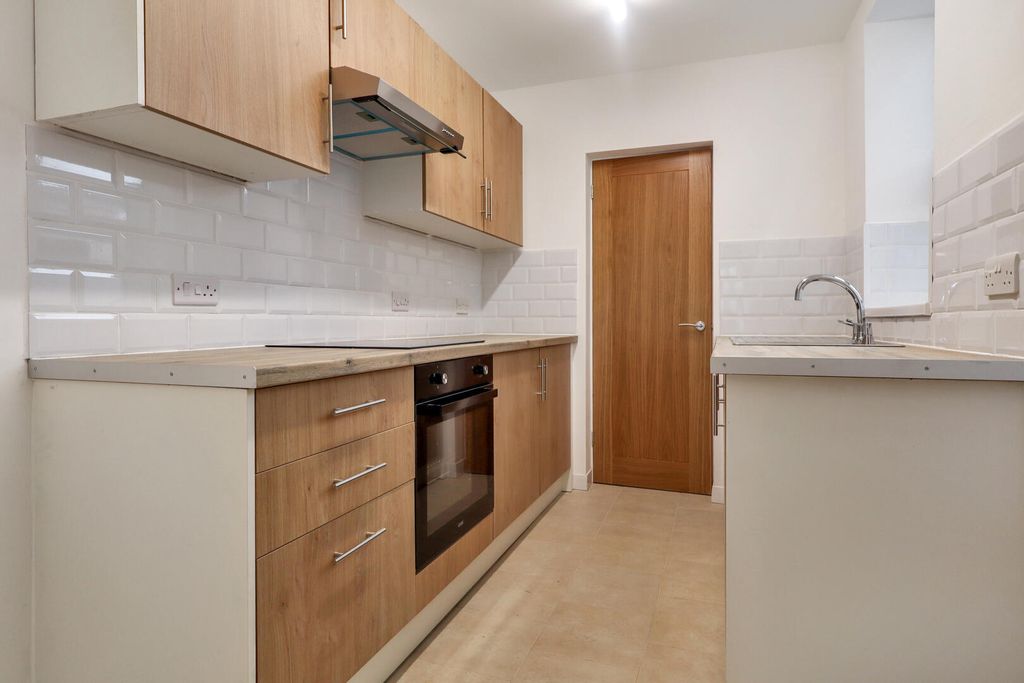 Property photo 3 of 14 Kitchen