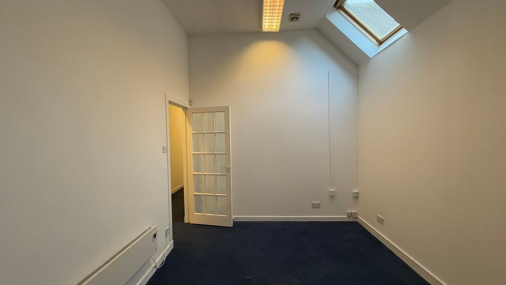 Property photo 3 of 6 Img_6423