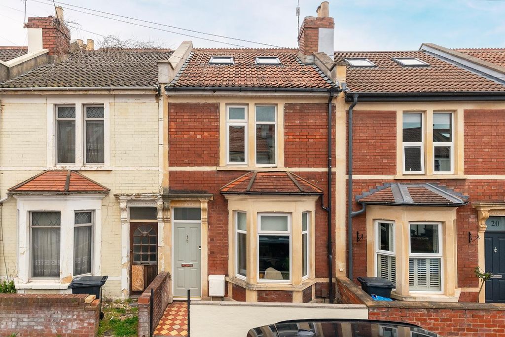 Property photo 2 of 34 2R2Sbr - External C.Jpg