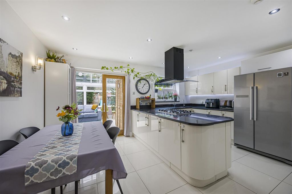 Property photo 3 of 30 3_76634.Jpg