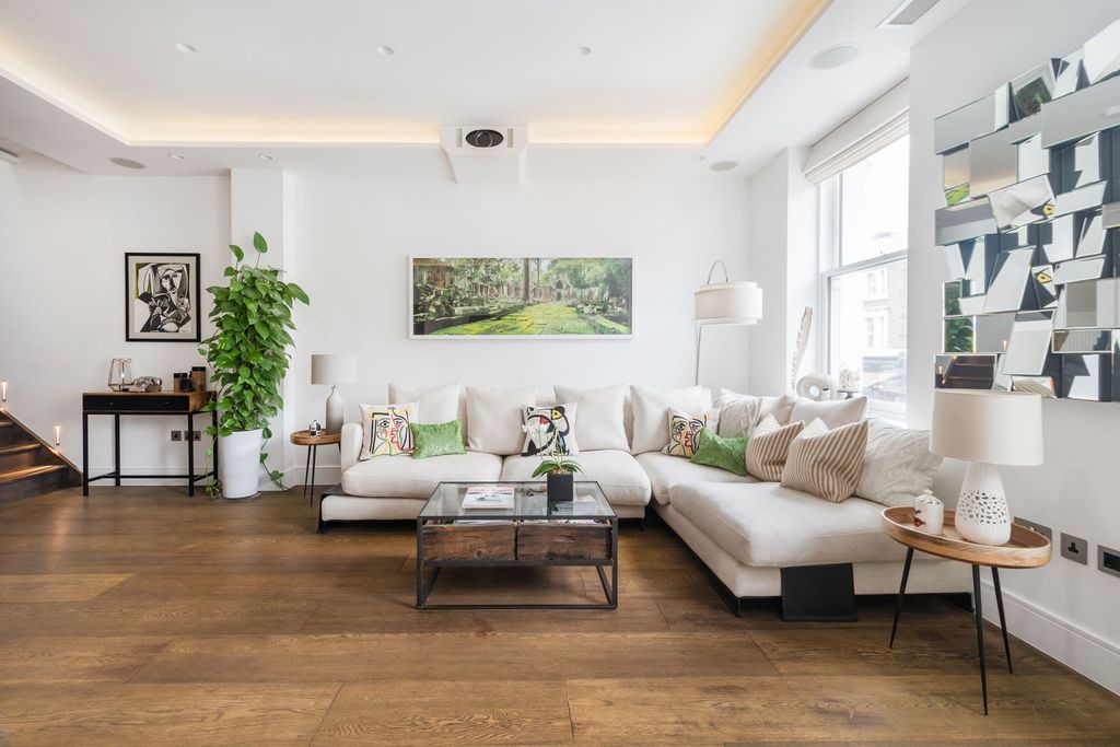 Property photo 1 of 13 Photo 2