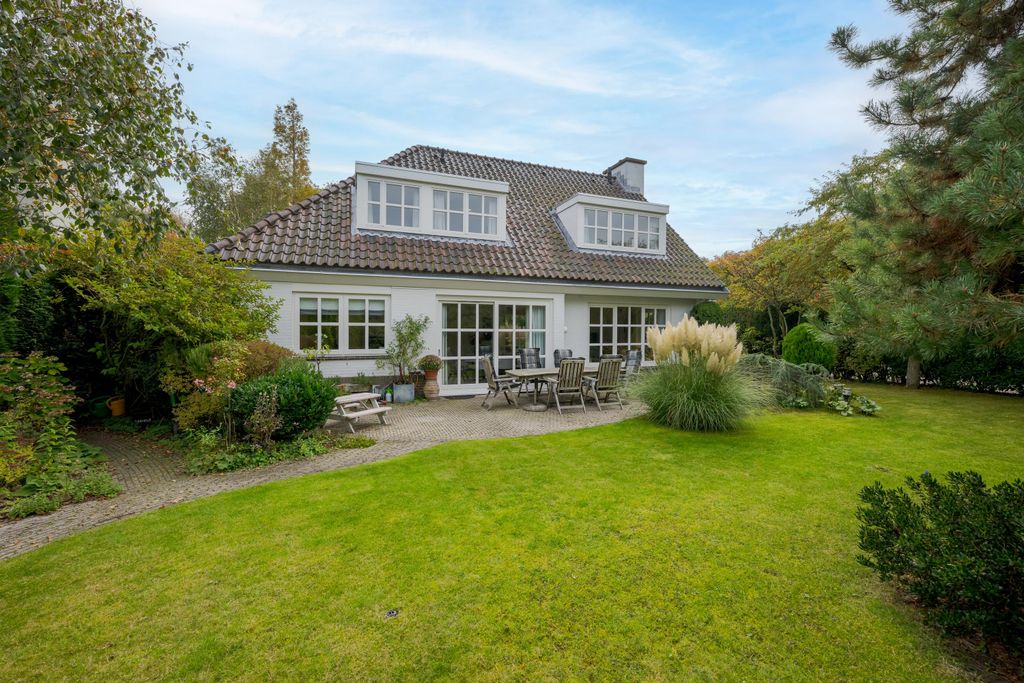 Property photo 3 of 53