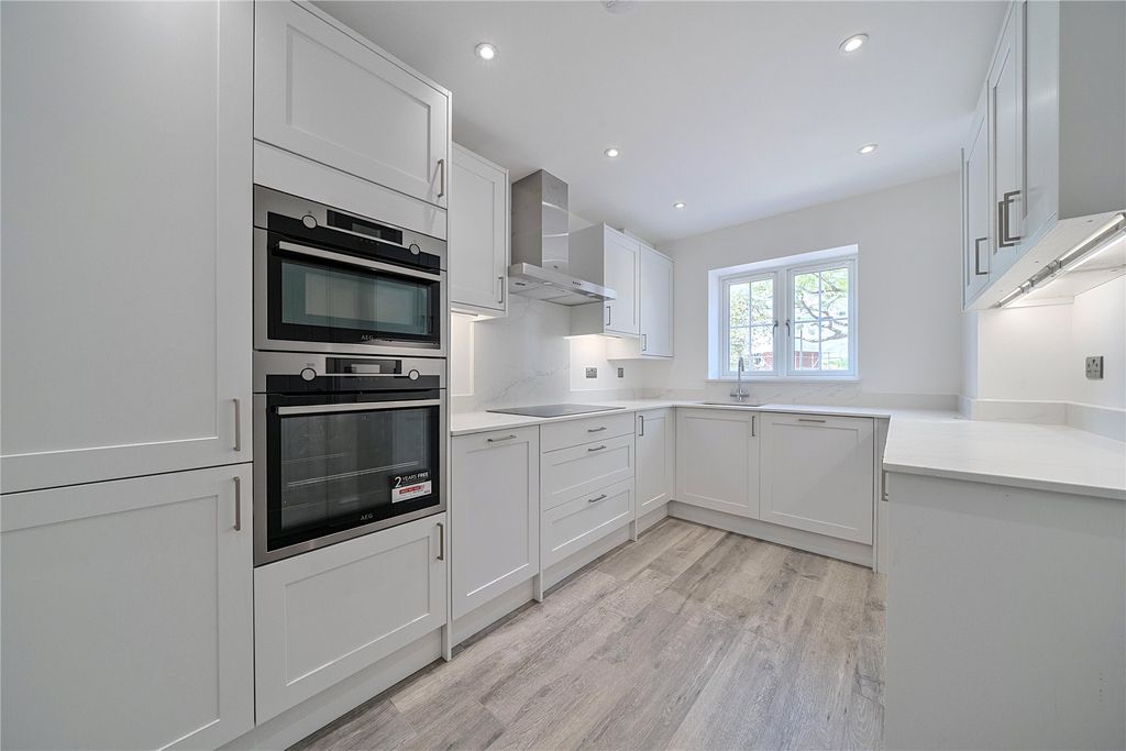 Property photo 3 of 22 Picture No. 05