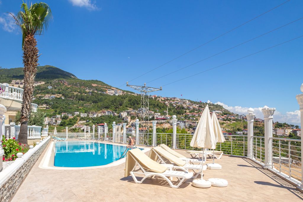 Property photo 2 of 25 An Alluring Hillside Villa In Alanya For Sale - Stunning Property And Sea Views