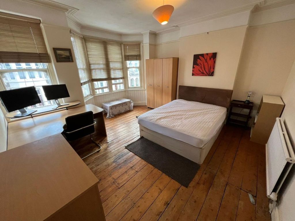 Property photo 3 of 13 Bedroom Five
