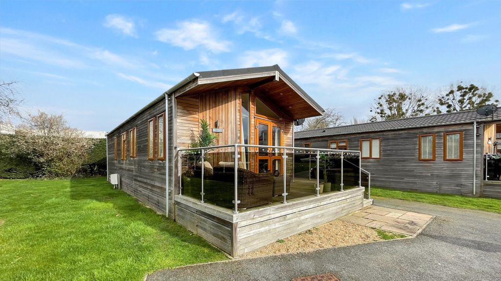 Property photo 1 of 11 30003209-Hr-11