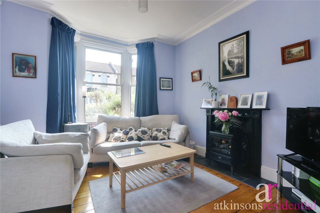 Property photo 2 of 29 Picture No. 19