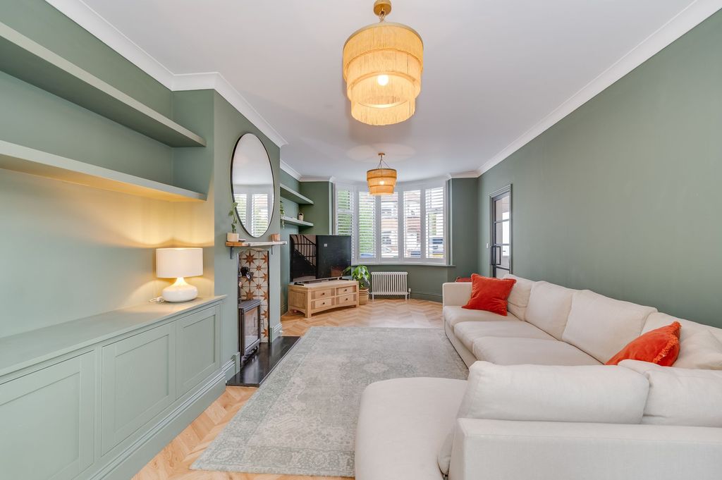 Property photo 3 of 26