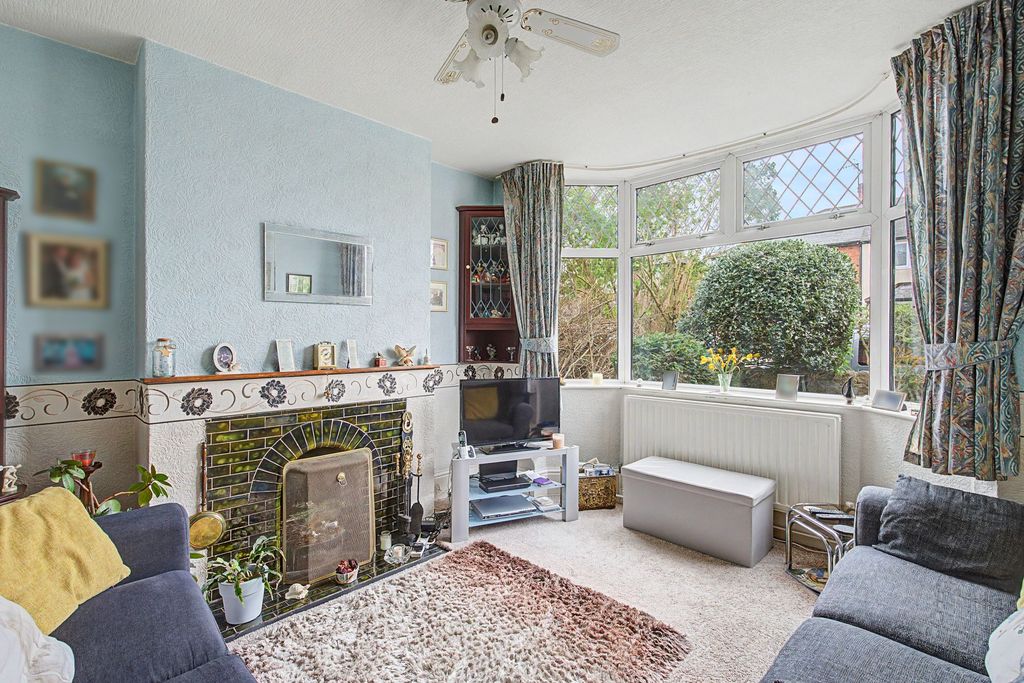 Property photo 2 of 20