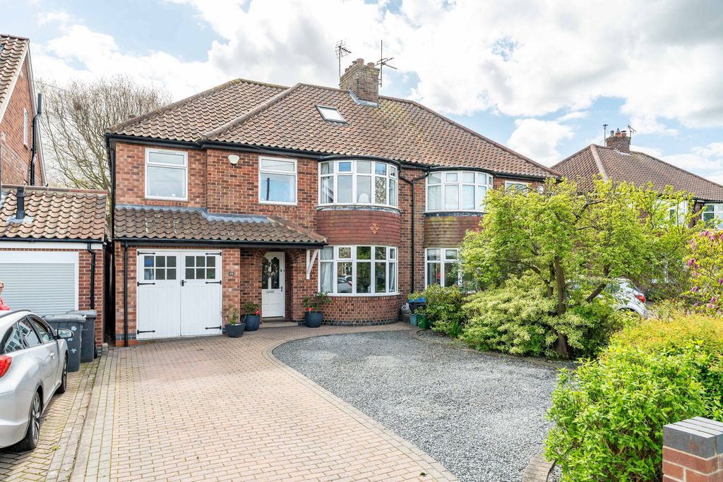 Property photo 1 of 26