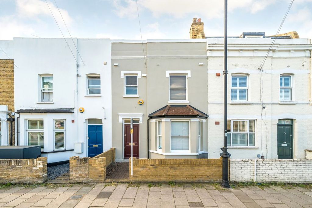 Property photo 1 of 8