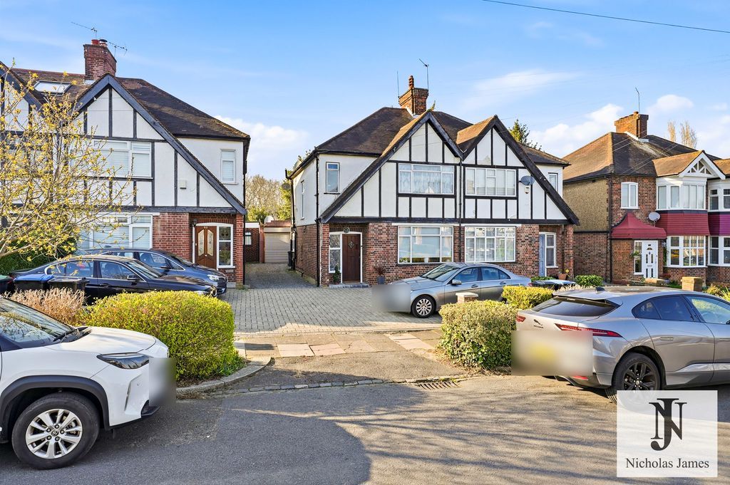 Property photo 1 of 34 Photo 33