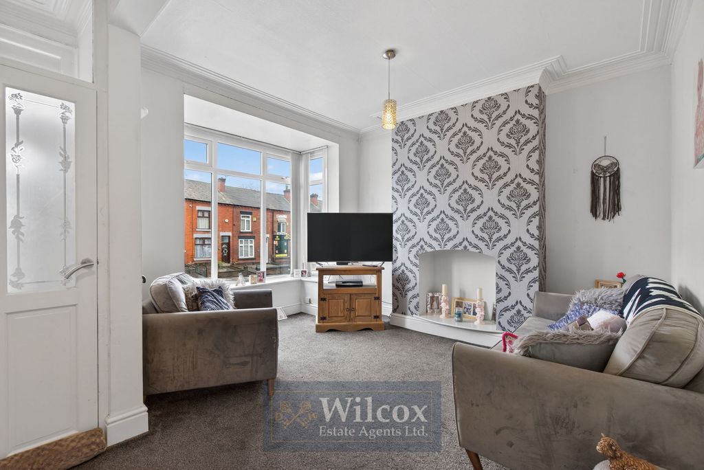 Property photo 2 of 20