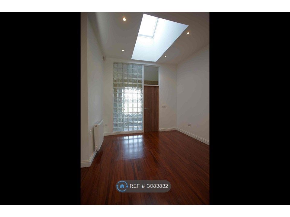 Property photo 3 of 7 Bedroom