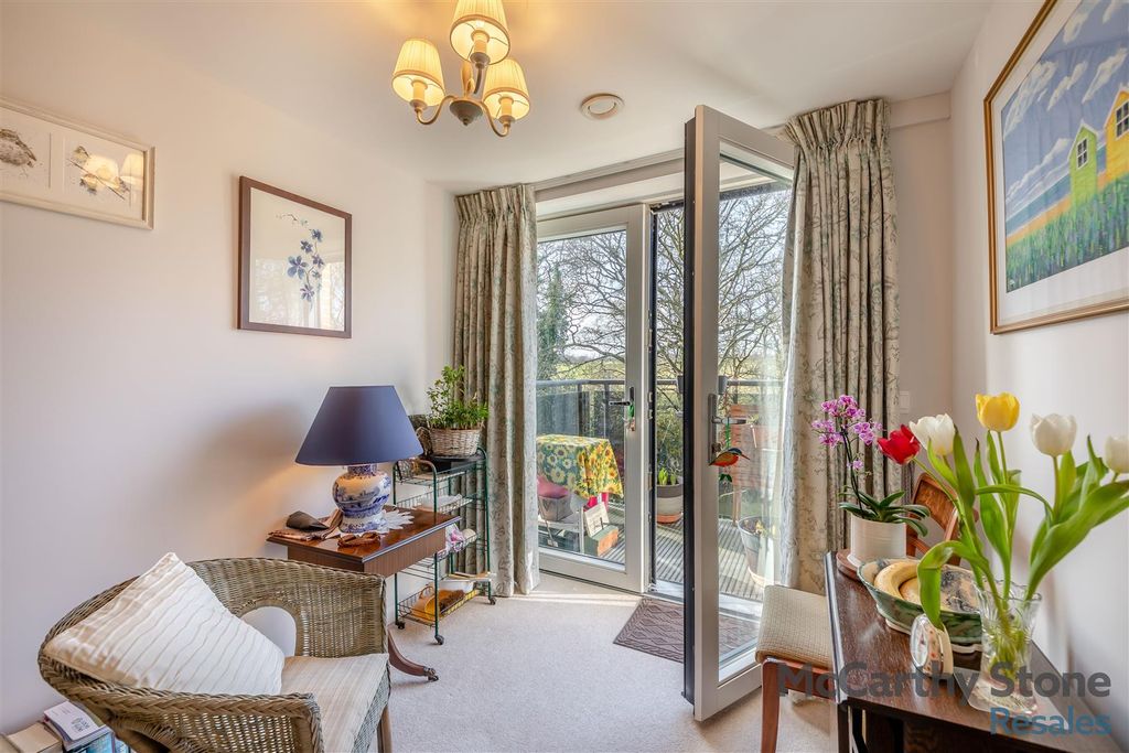 Property photo 3 of 32 8637756-Interior17.Jpg