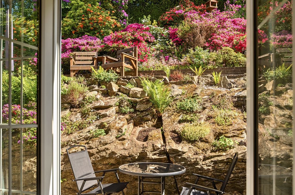 Property photo 2 of 20 1298401-9-682De9B...