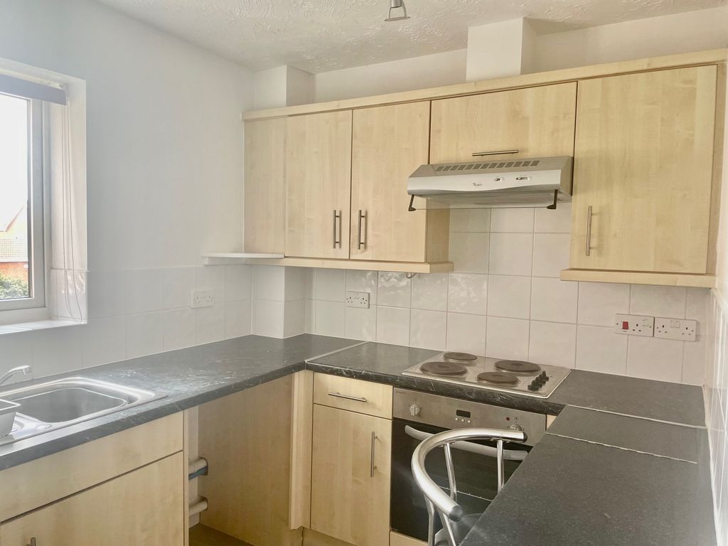 Property photo 3 of 6 Kitchen