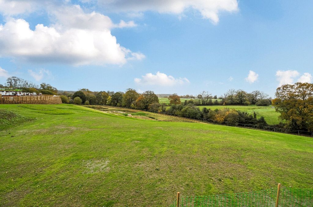 Property photo 3 of 17 Views