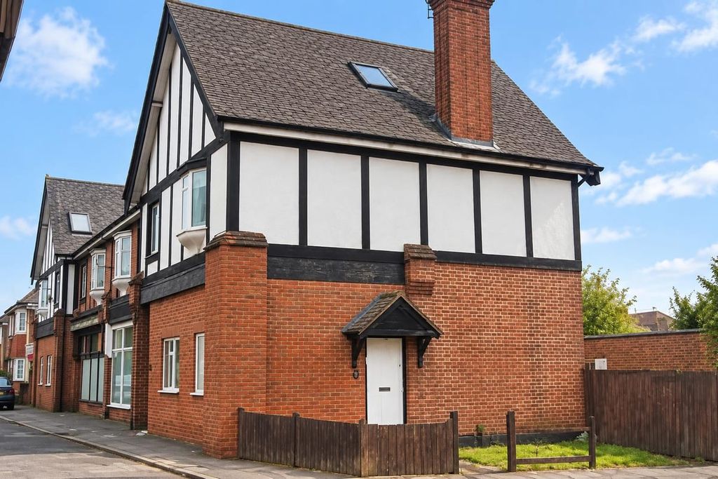 Property photo 1 of 5