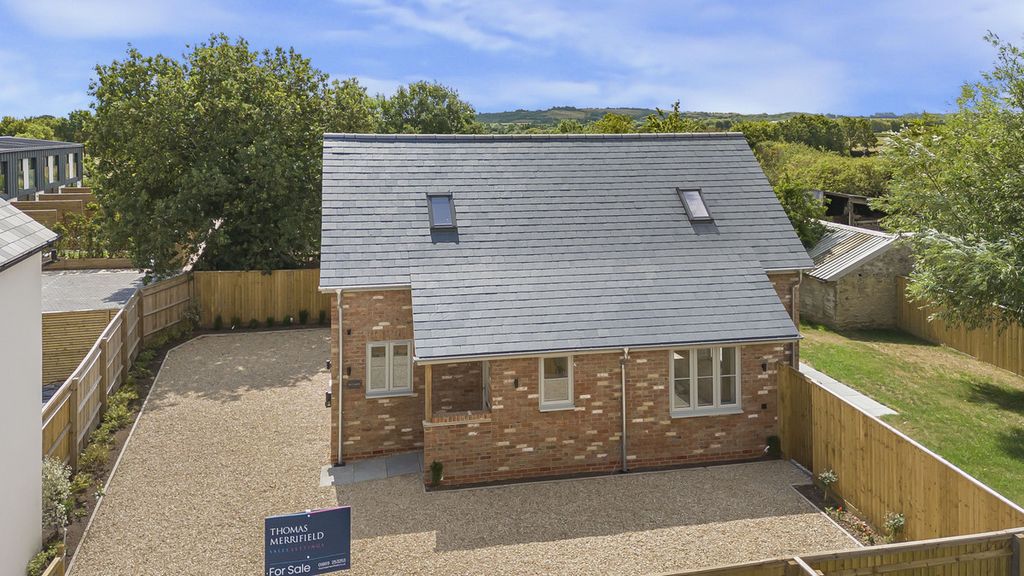Property photo 3 of 33