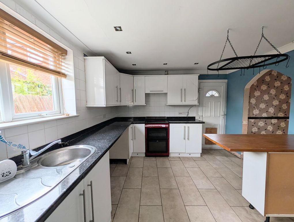 Property photo 3 of 14 Photo 7