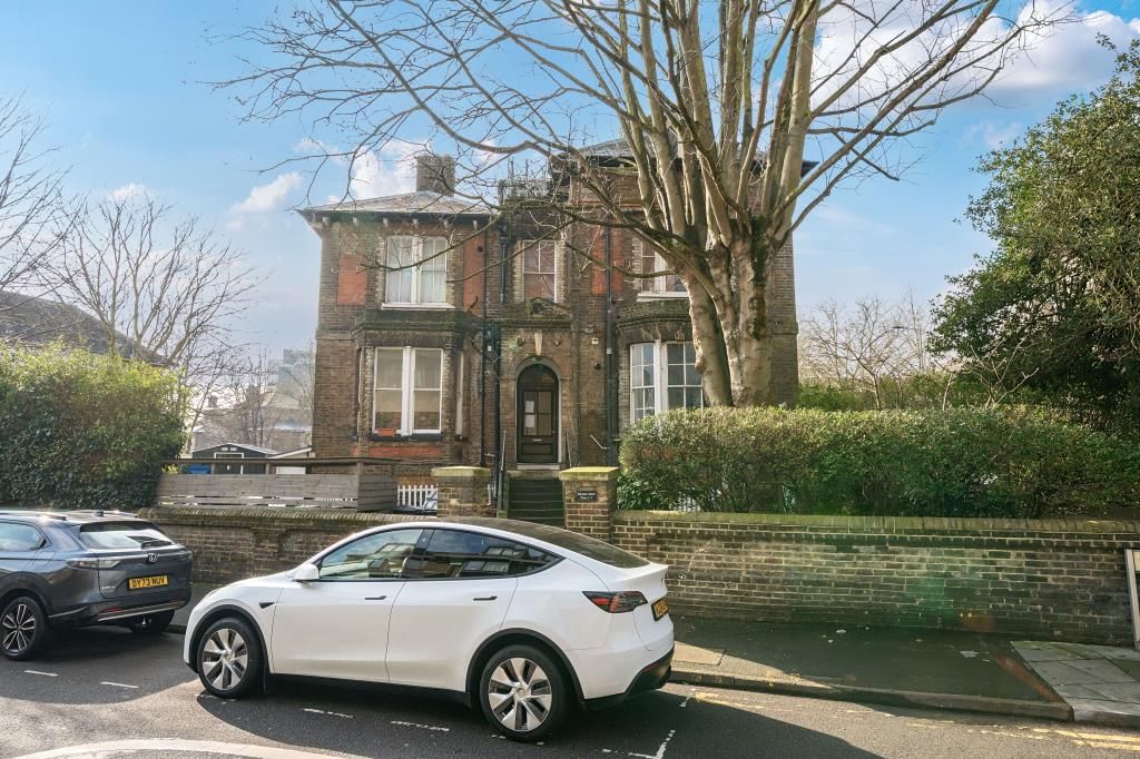 Property photo 1 of 13 External View