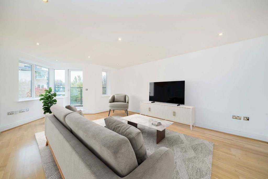 Property photo 2 of 8