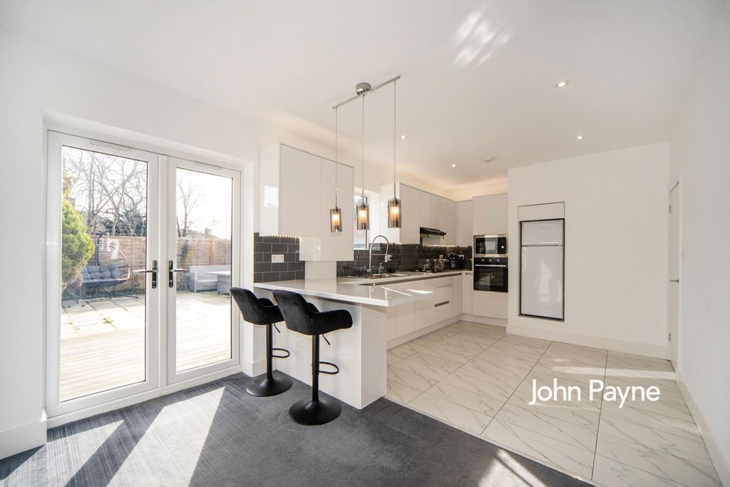 Property photo 3 of 10 7160923c-Be0c-F11...