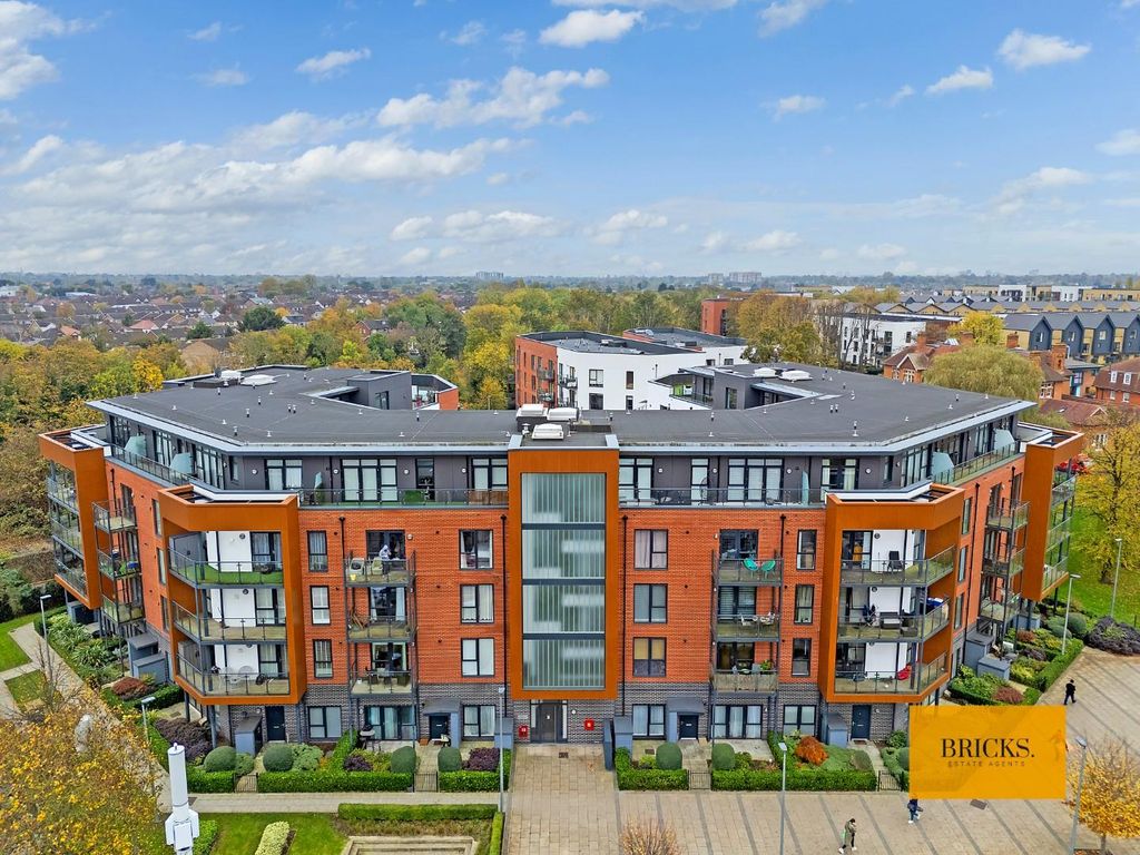 Property photo 1 of 18