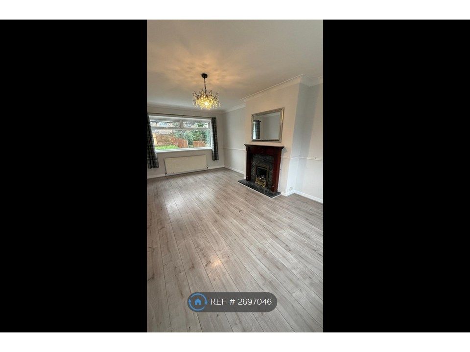 Property photo 2 of 7 Living Area