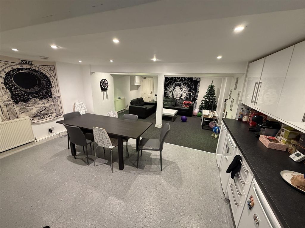 Property photo 1 of 12 Image00008.Jpeg