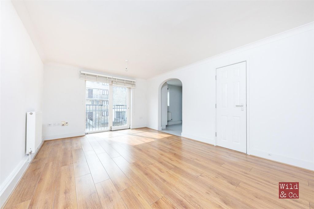 Property photo 2 of 15 007.Jpg