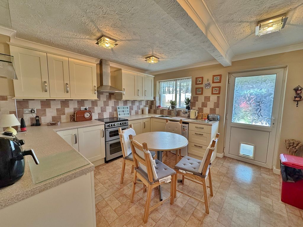 Property photo 3 of 21