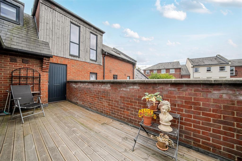 Property photo 2 of 16 1320198-29-686Bfd2c9Fc3Cjpg.Jpg