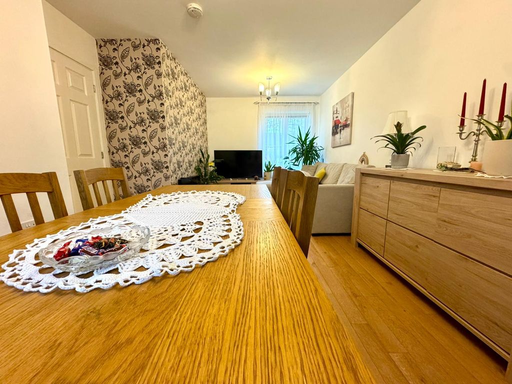 Property photo 3 of 15 Living Room