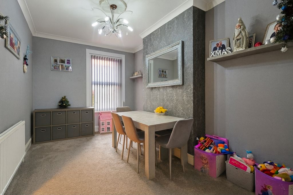 Property photo 3 of 14 Dining Room