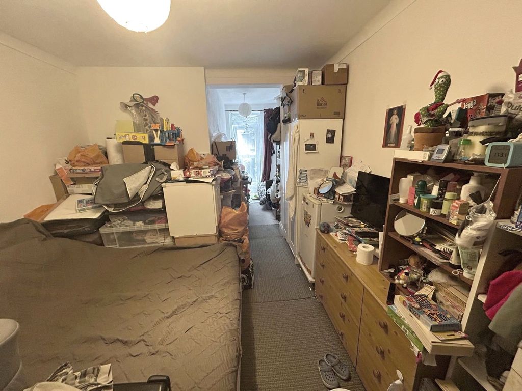 Property photo 3 of 21 Picture No. 04