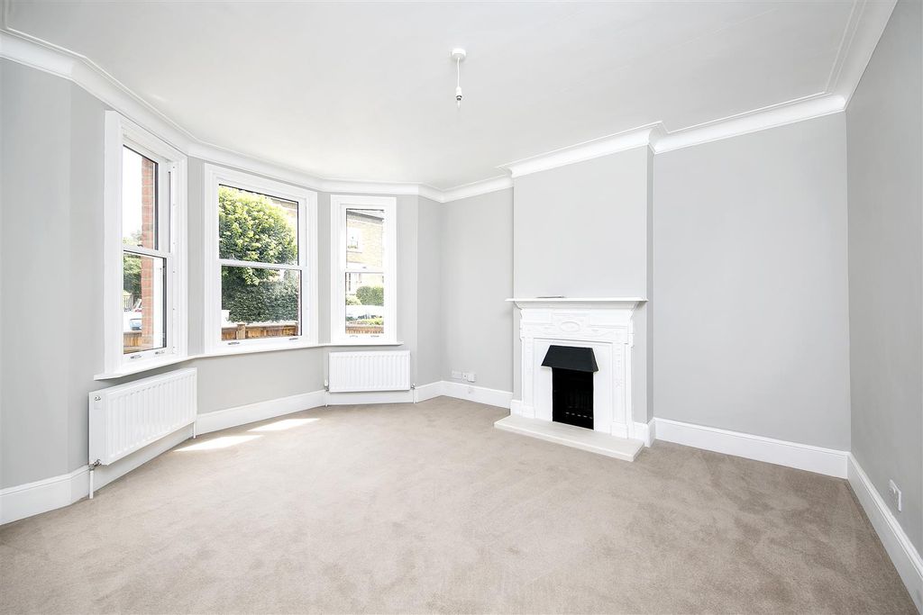 Property photo 2 of 9 133 Amyand Park Road-04.Jpg