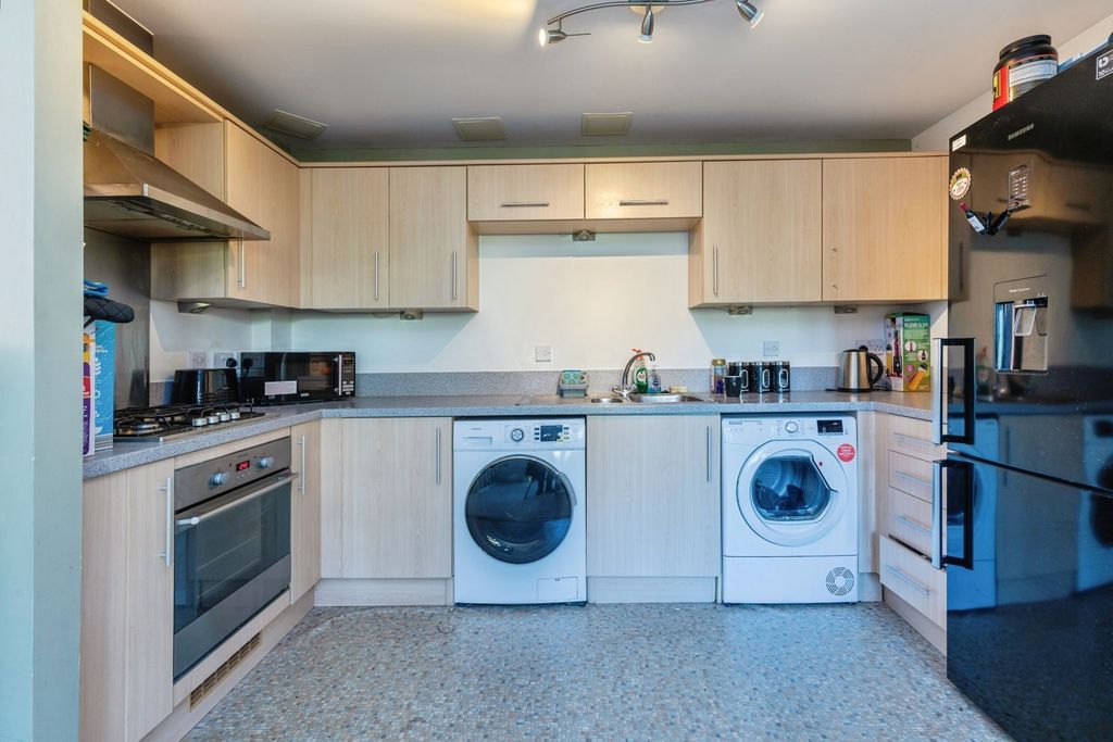 Property photo 2 of 17 Photo