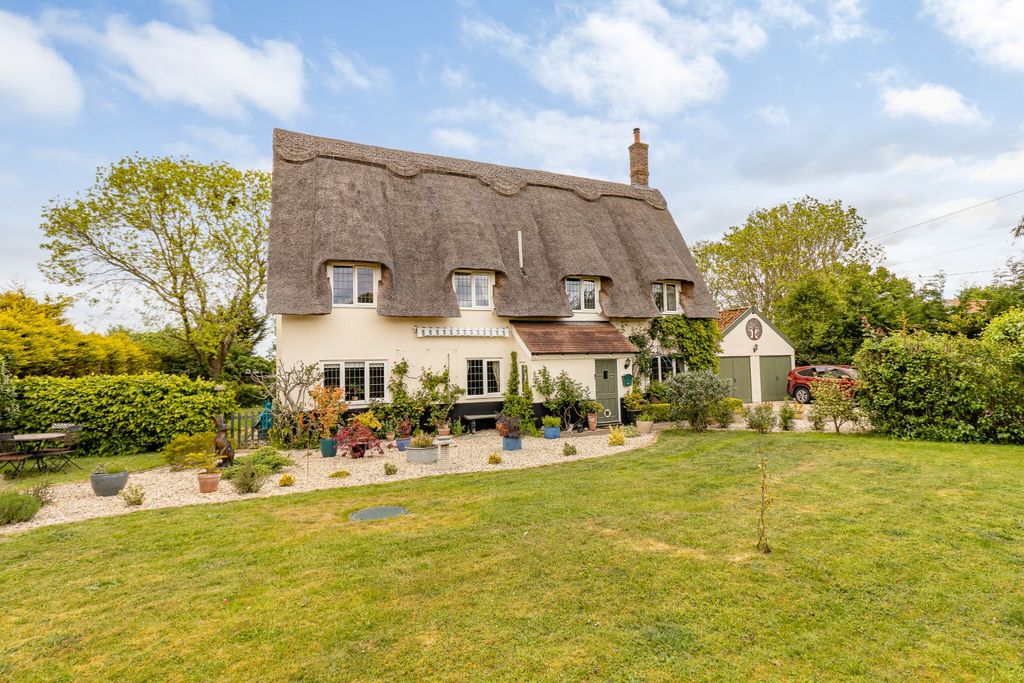Property photo 2 of 43 4032985
