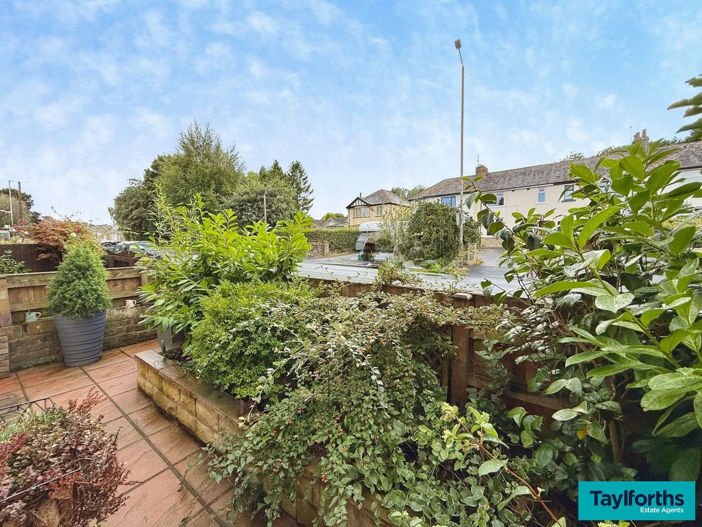 Property photo 2 of 26