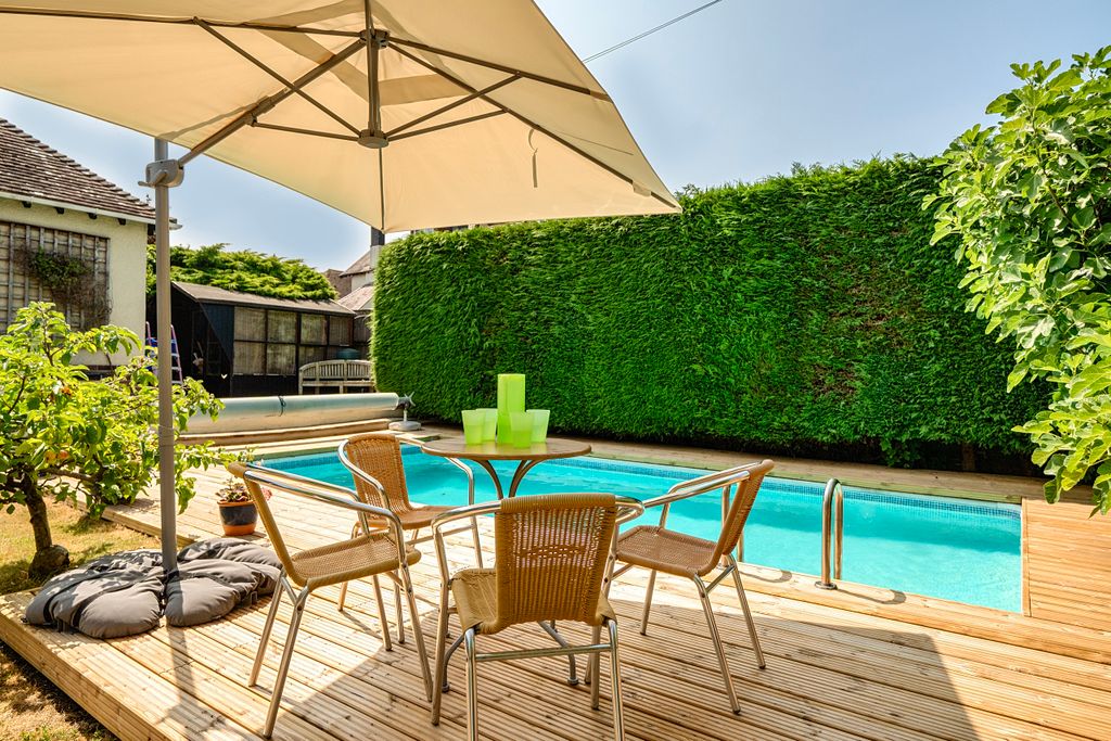 Property photo 3 of 27 Swimming Pool